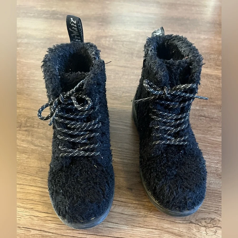 Dr. Martens 1460 Pascal Boots Kids‎ Size 12 Black Shearling Fur